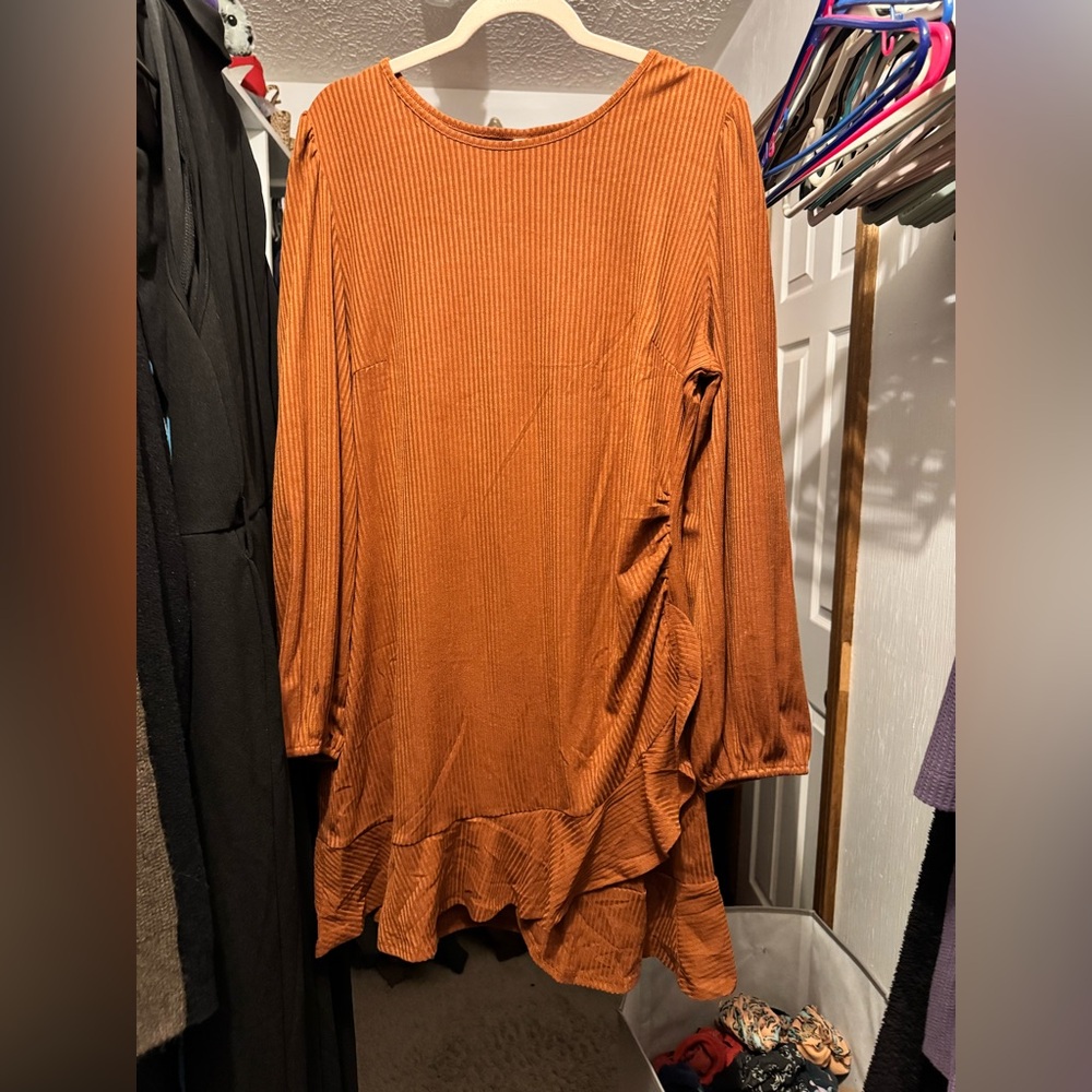 Side ruffle dress-NWT